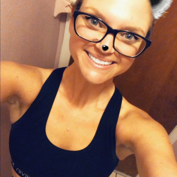 Meet your Posher, Leighanne - Picture 4 of 5